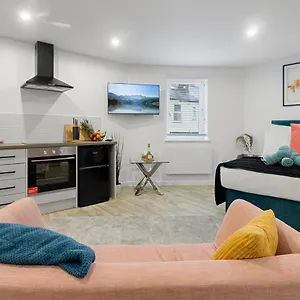  Apartment Centre Riley